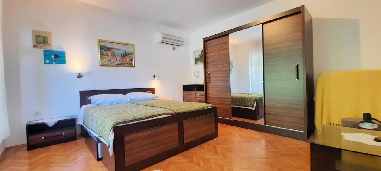 Apartmani Iskra Крк Екстер'єр фото
